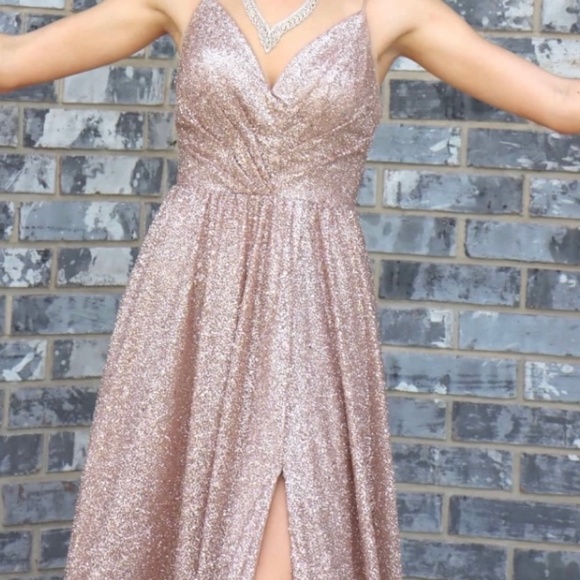 Cinderella Divine prom dress—Size 4 - Picture 2 of 9